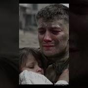В Клубе Музыка Гремит Кто То Пляшет И Шумит А Ребята Там В Дали На Войне Среди Пыли