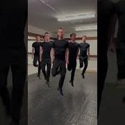 Пидор На Крыльце