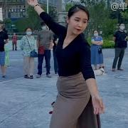 翩翩轻舞 飘柔雍吉 成都街头的藏族锅庄