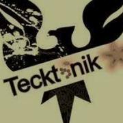 Showtek Shout Out Feat Mc Dv8