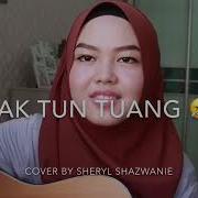 Awek Nyanyi Lagu Tak Tun Tuang