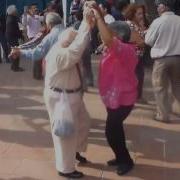 Дедушка Зажигает На Танцполе Grandpa Dancing