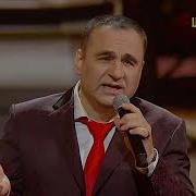 Сентябрь Женщина Курит На Лавочке