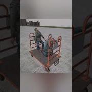 Чел Катается На Тележке
