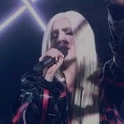 Ava Max Torn Live