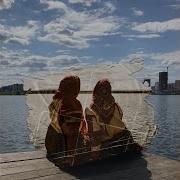 Хвоя На Златом Крыльце