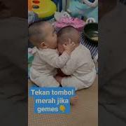 Adik Kakak Di Dapur Rok Hijau