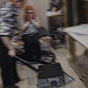 Мать Разбила Битой Компьютер С Клавиатурой Дочери В Реальной Жизни Из За Майнкрафт
